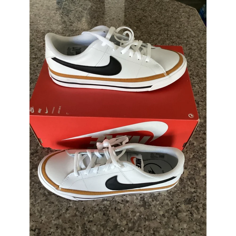 Nike Court Legacy GS Size 6Y - Color:: White/Black/ Desert